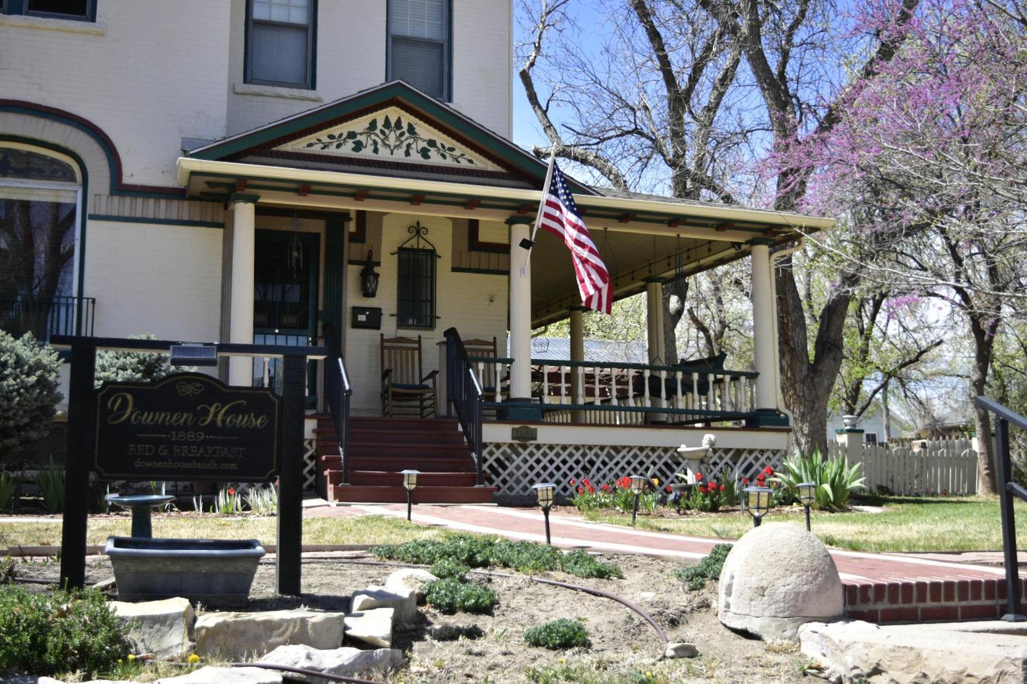 Downen House Bed & Breakfast Pueblo Exteriör bild